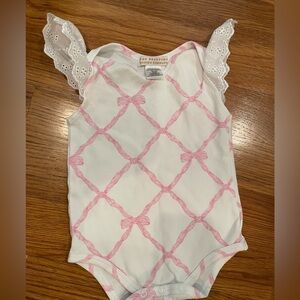 Beaufort bonnet flutter sleeve onesie 18-24